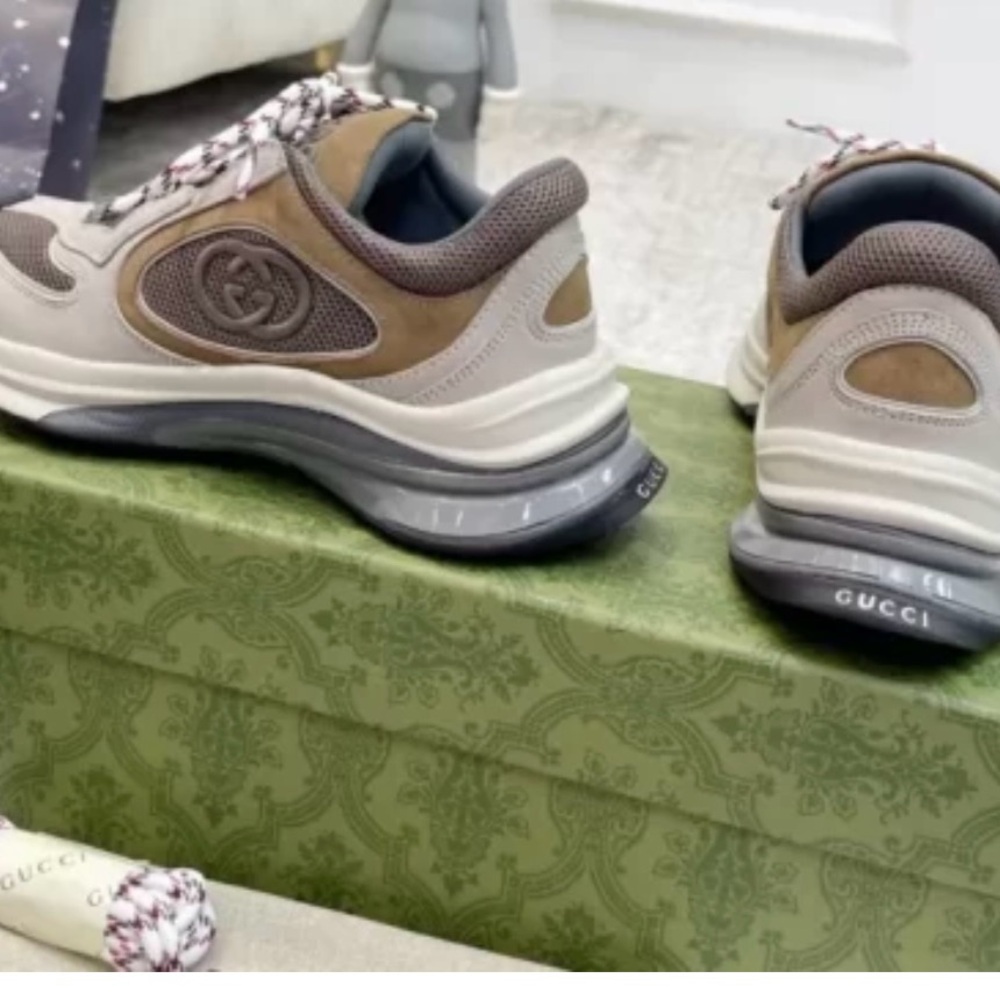 Men's Run Premium Mesh and Suede GG Runner Sneakers NEW